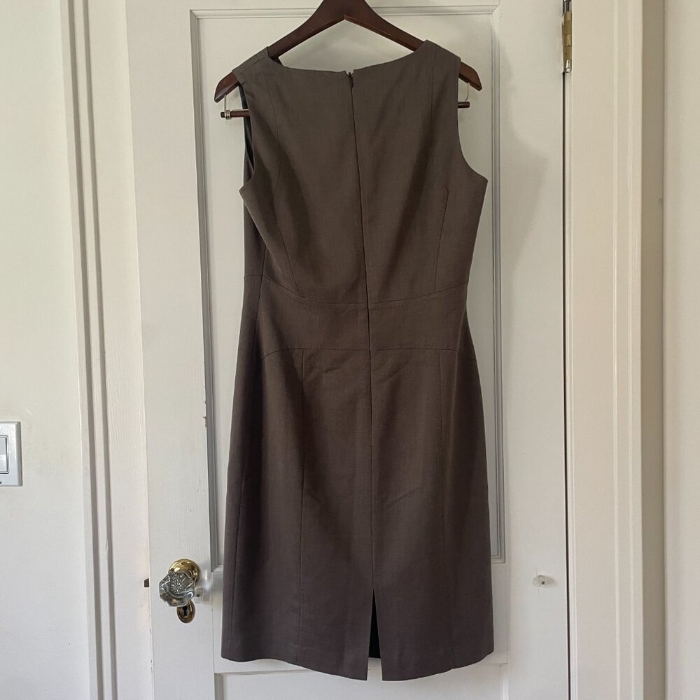 Hilton Hollis Sleeveless Sheath dress Cowal Neckline, Size 6 - Picture 2 of 11